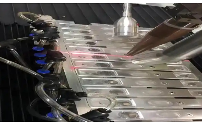 精密鈑金焊接自動化方案