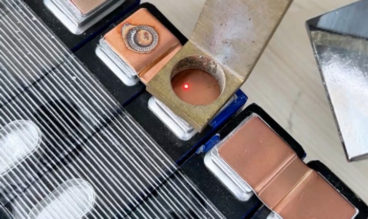 精密電池焊接機工藝對比超聲波焊接