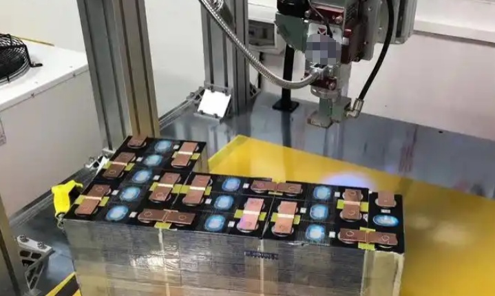 如何選擇合適的動力電池焊接機