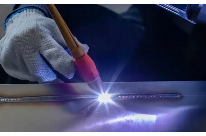 光纖激光焊接機(jī)焊接變形控制技巧