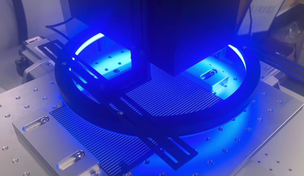 視覺定位激光打標機演示 視覺定位激光打標機演示